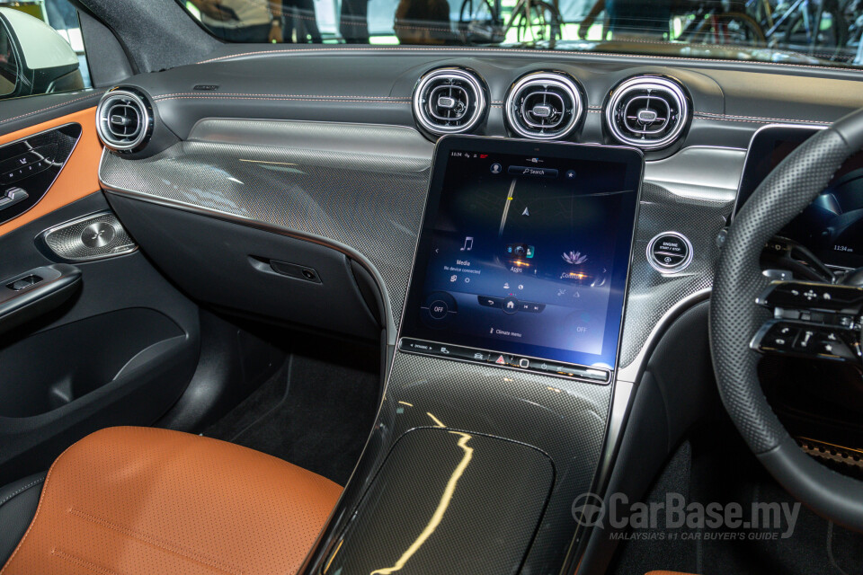 Mercedes-Benz GLC X254 (2023) Interior