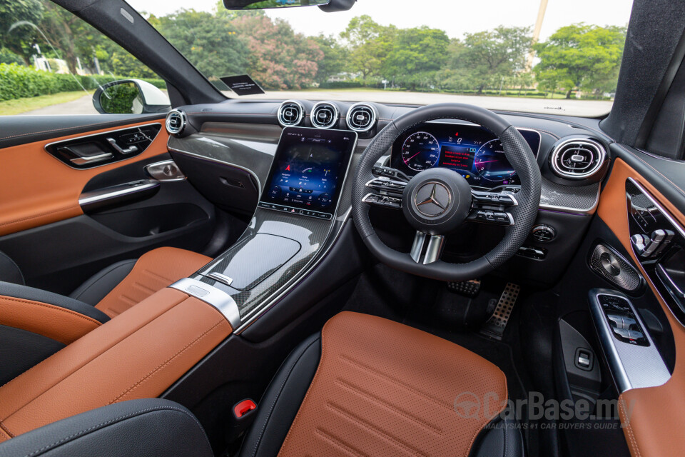 Mercedes-Benz GLC X254 (2023) Interior