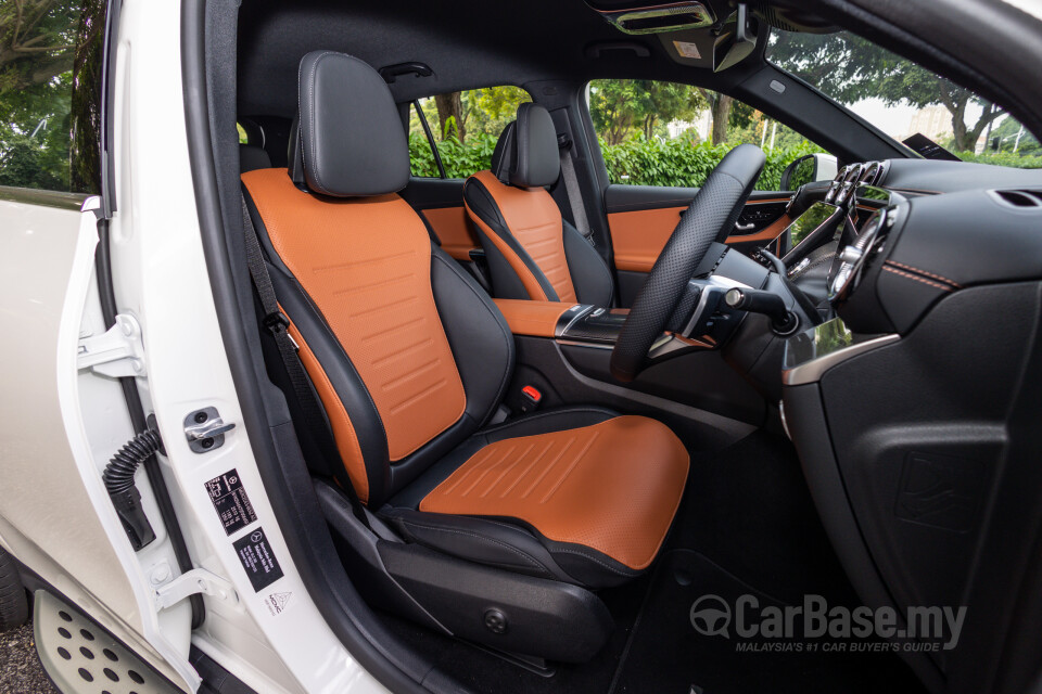 Mercedes-Benz GLC X254 (2023) Interior