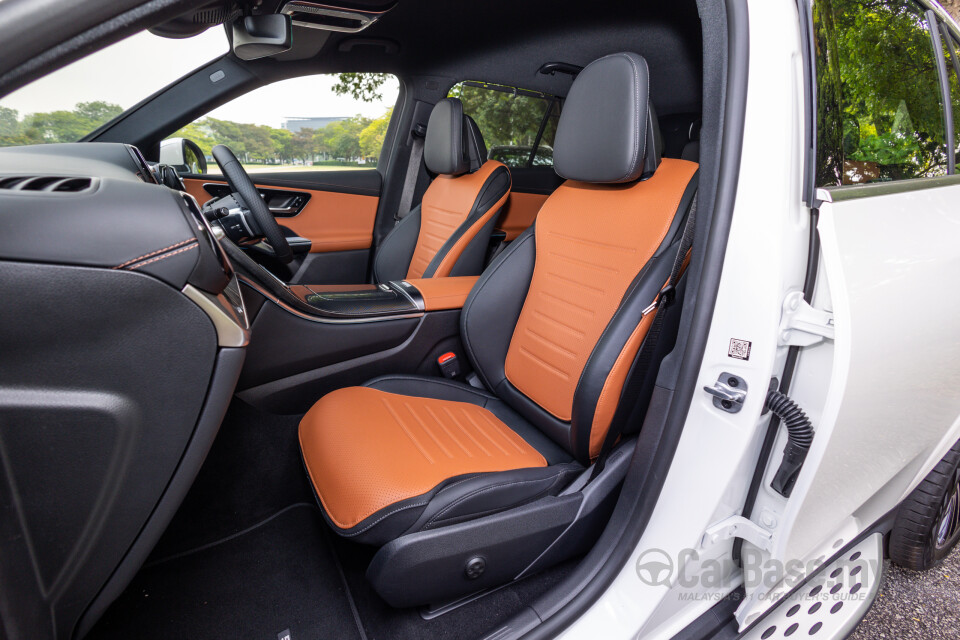 Mercedes-Benz GLC X254 (2023) Interior