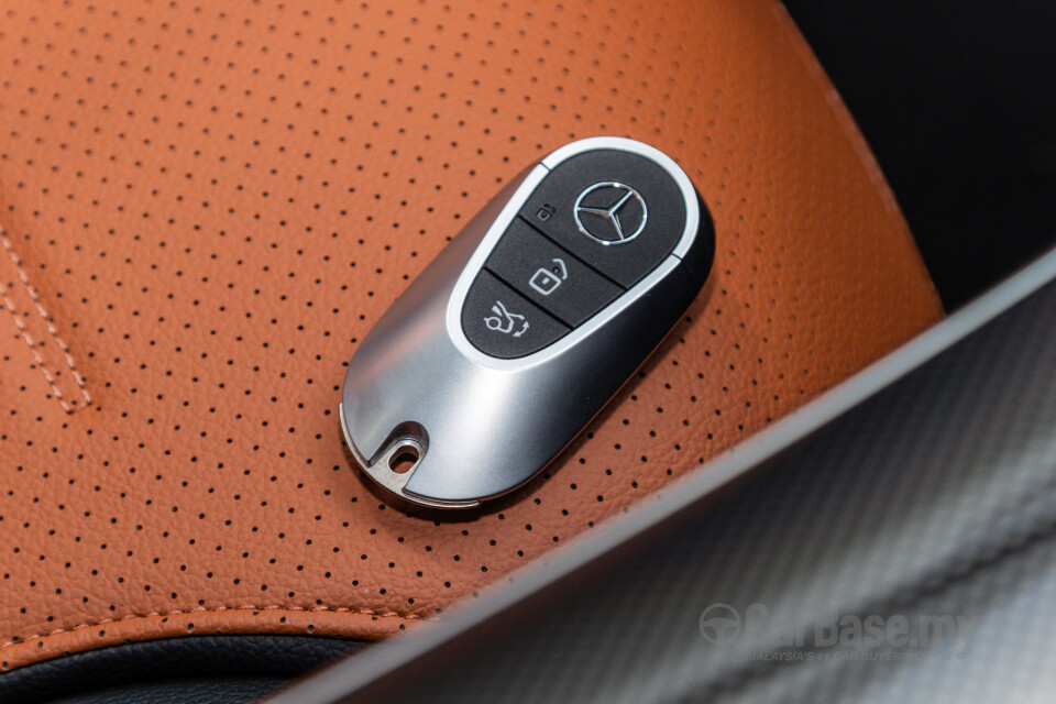 Mercedes-Benz GLC X254 (2023) Interior