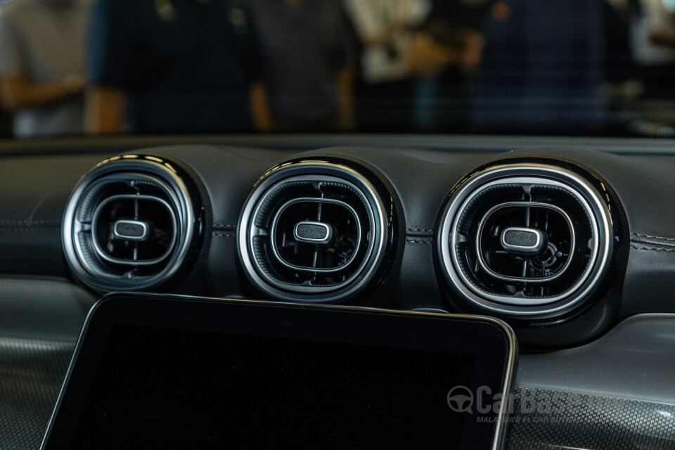 Mercedes-Benz GLC X254 (2023) Interior