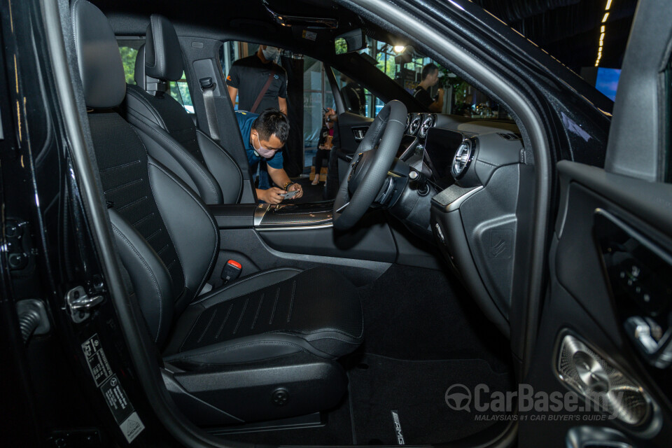Mercedes-Benz GLC X254 (2023) Interior