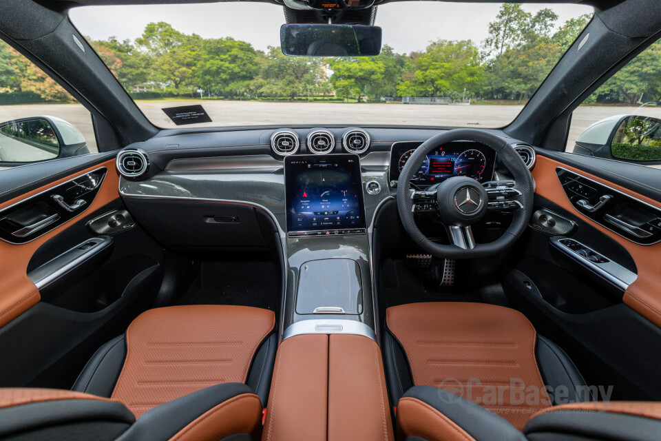 Mercedes-Benz GLC X254 (2023) Interior