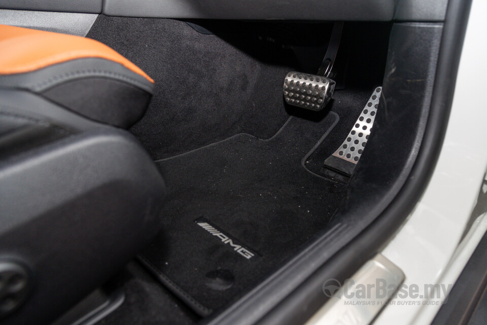 Mercedes-Benz GLC X254 (2023) Interior