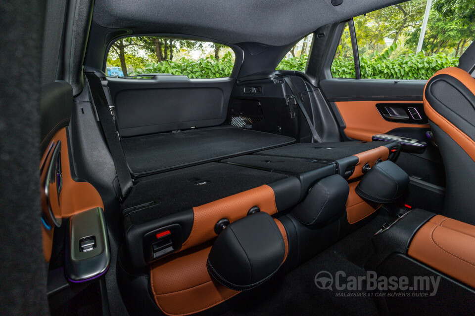 Mercedes-Benz GLC X254 (2023) Interior