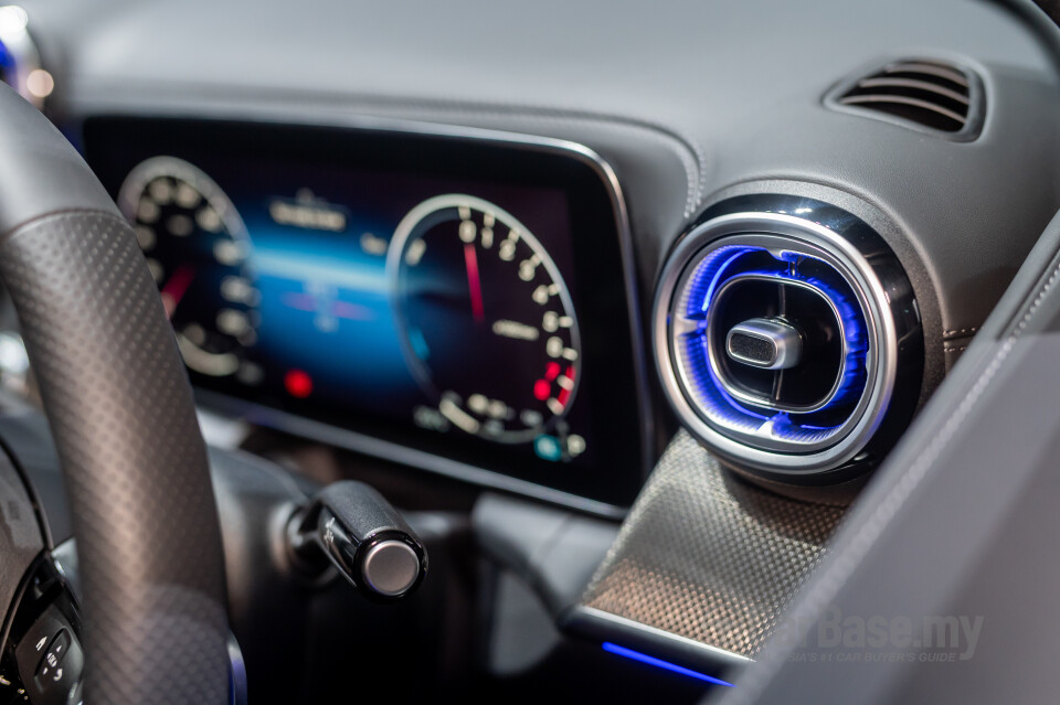Mercedes-Benz GLC X254 (2023) Interior