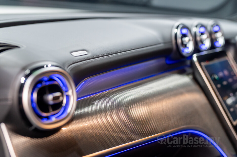 Mercedes-Benz GLC X254 (2023) Interior