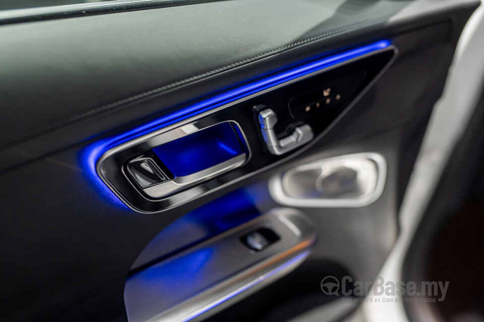 Mercedes-Benz GLC X254 (2023) Interior