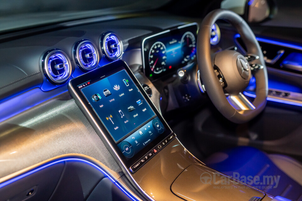 Mercedes-Benz GLC X254 (2023) Interior