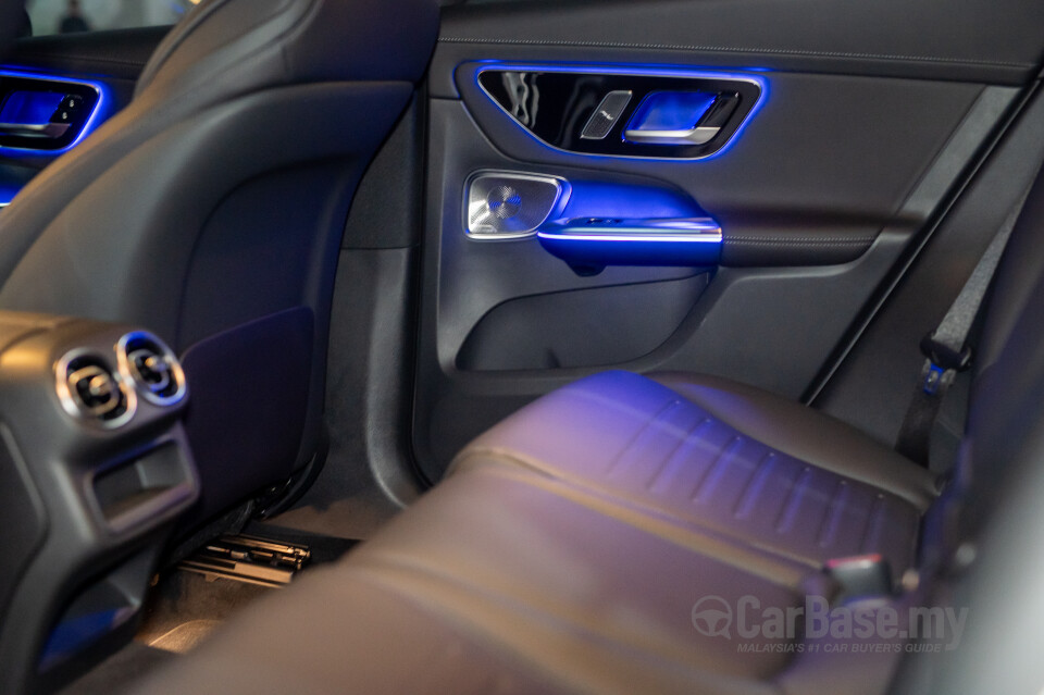 Mercedes-Benz GLC X254 (2023) Interior