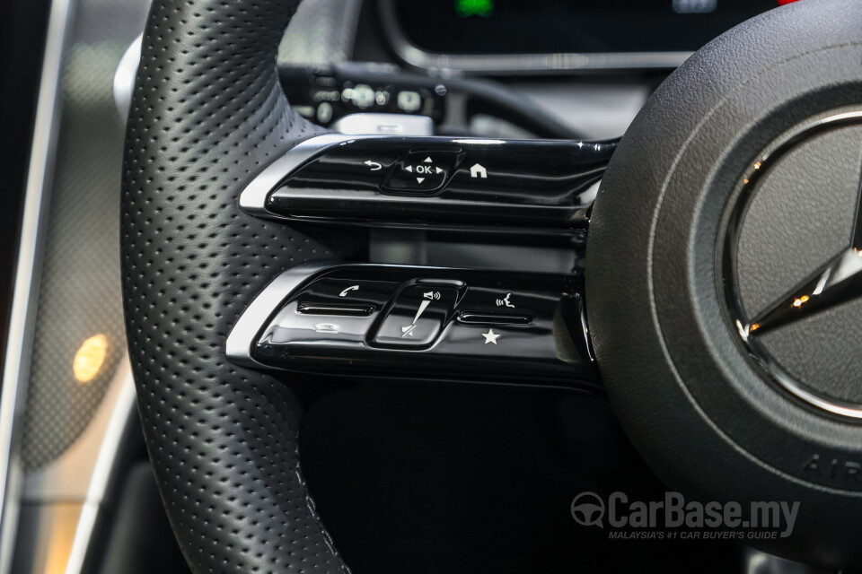Mercedes-Benz GLC X254 (2023) Interior