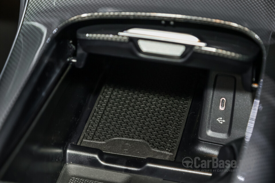 Mercedes-Benz GLC X254 (2023) Interior