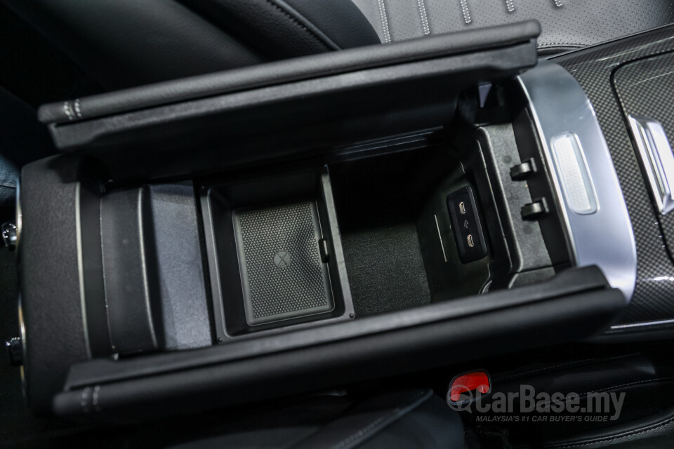 Mercedes-Benz GLC X254 (2023) Interior
