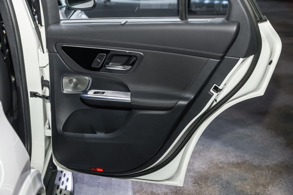 Mercedes-Benz GLC X254 (2023) Interior