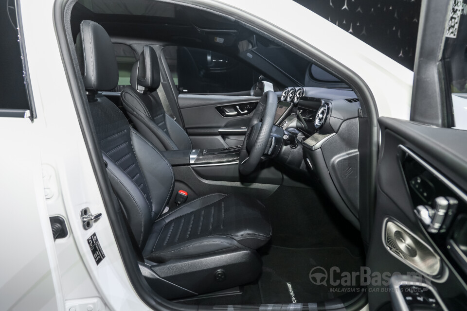 Mercedes-Benz GLC X254 (2023) Interior