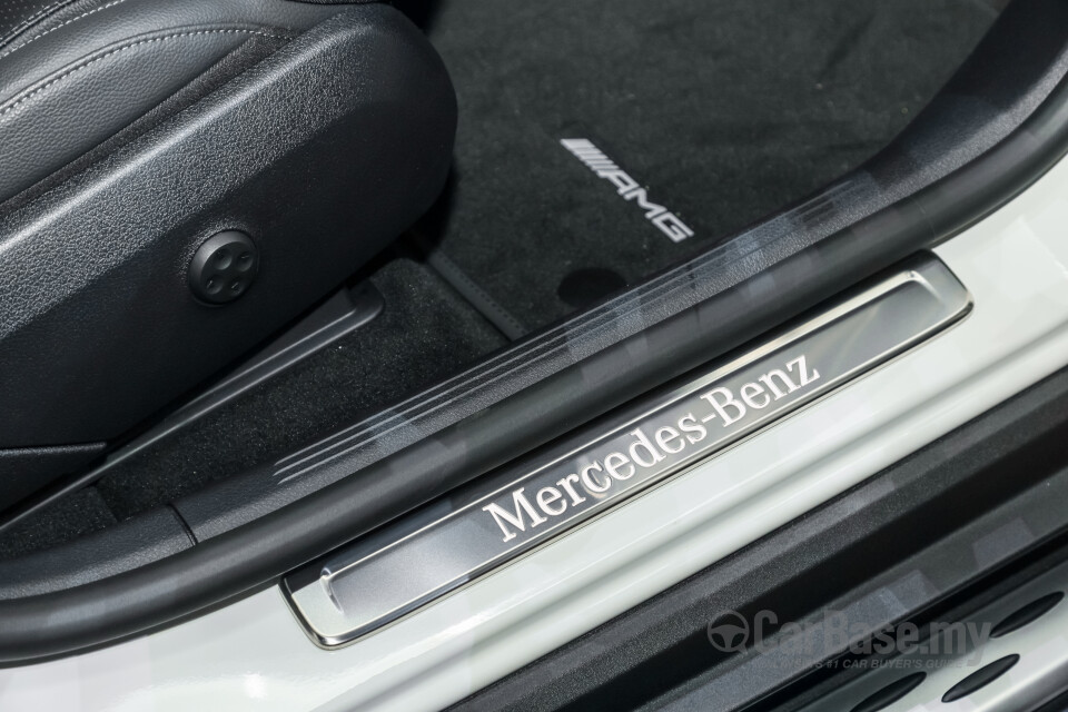 Mercedes-Benz GLC X254 (2023) Interior