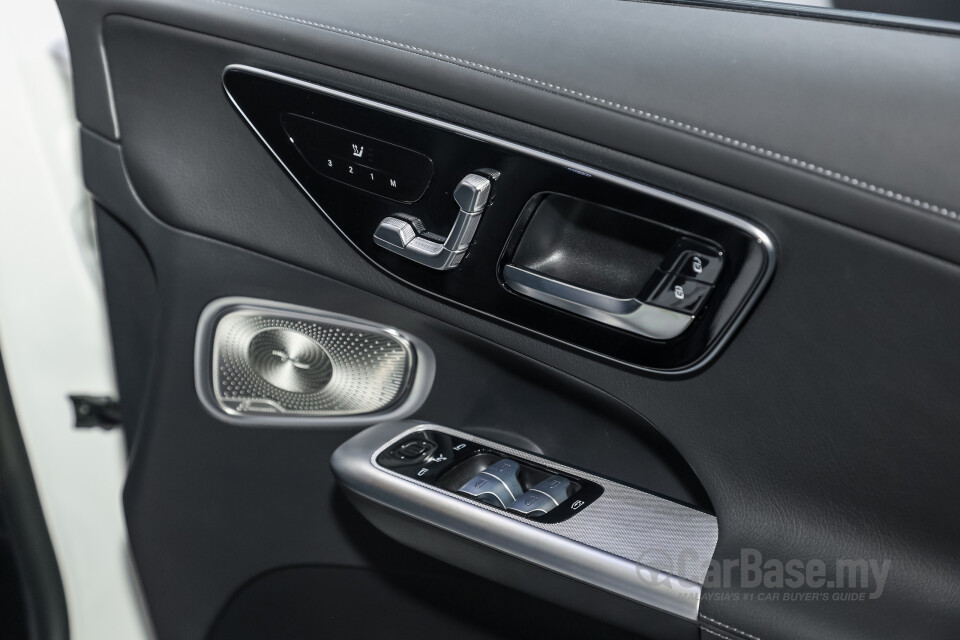Mercedes-Benz GLC X254 (2023) Interior