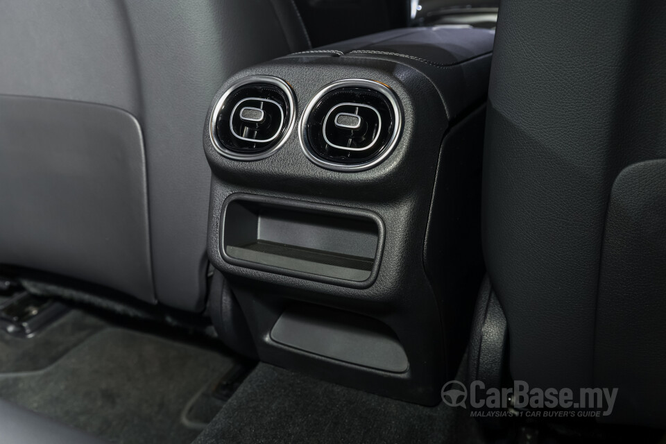 Mercedes-Benz GLC X254 (2023) Interior