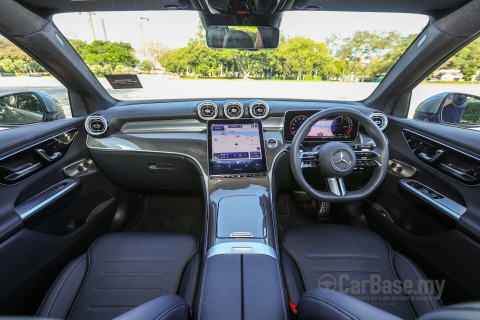 Mercedes-Benz GLC X254 (2023) Interior
