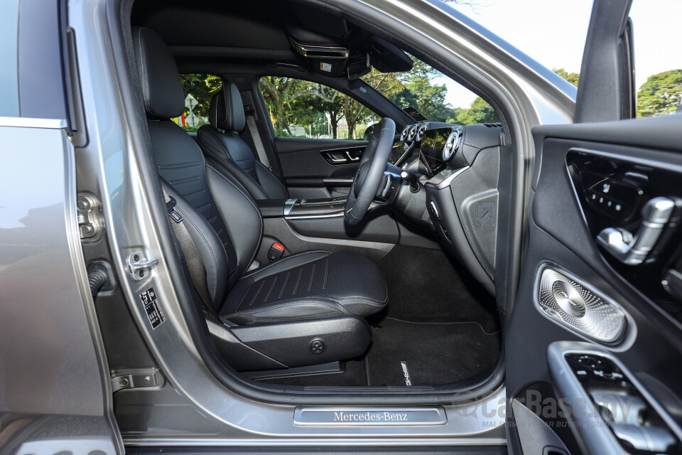 Mercedes-Benz GLC X254 (2023) Interior