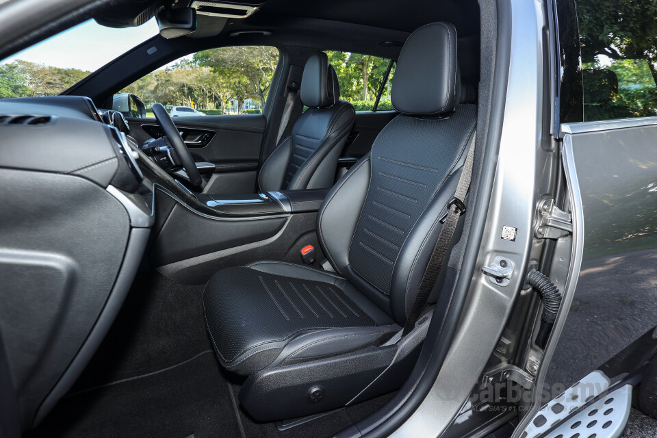 Mercedes-Benz GLC X254 (2023) Interior