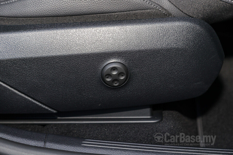 Mercedes-Benz GLC X254 (2023) Interior