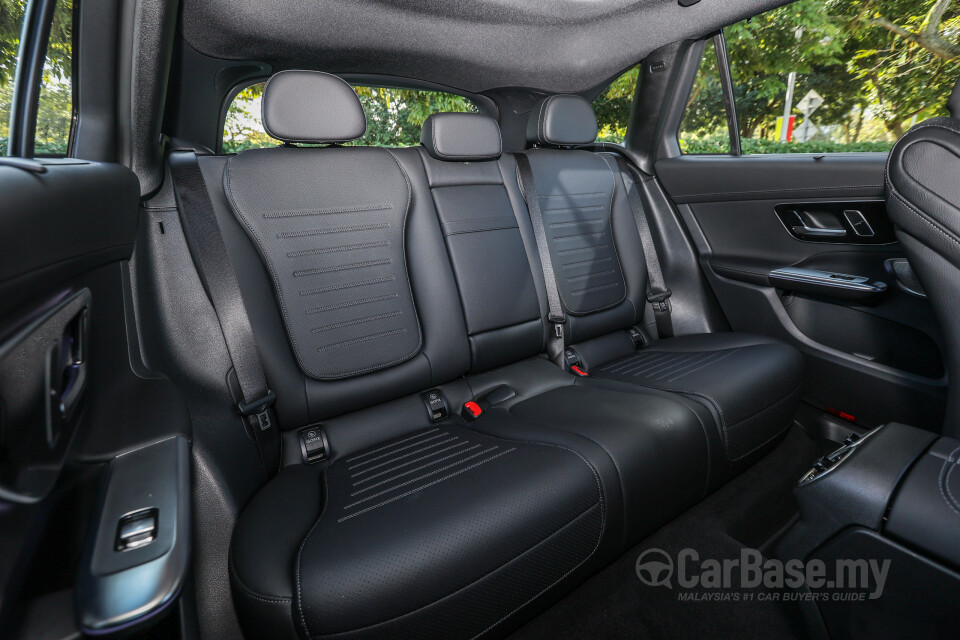 Mercedes-Benz GLC X254 (2023) Interior