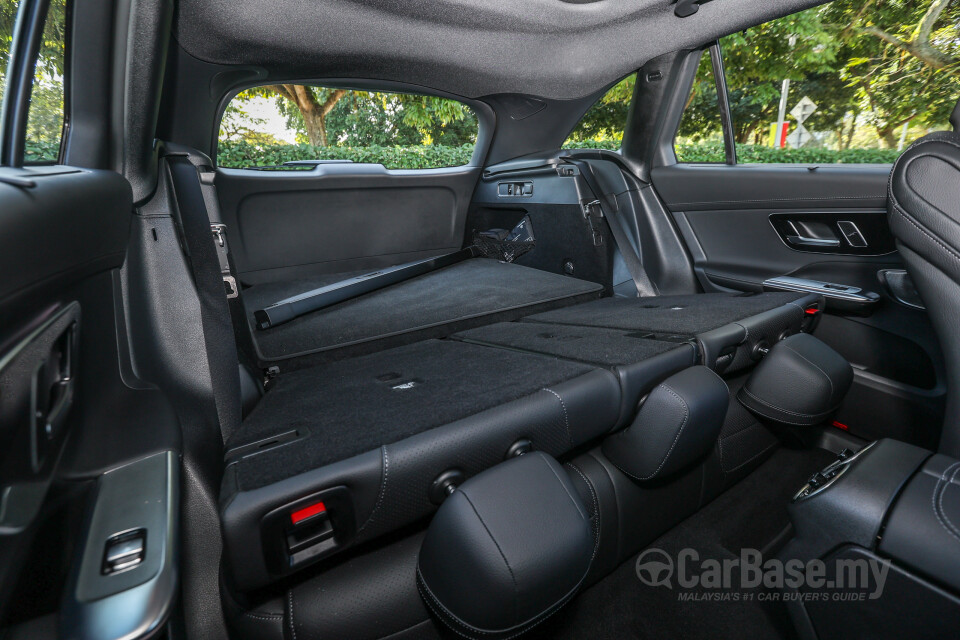 Mercedes-Benz GLC X254 (2023) Interior