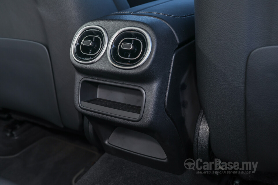 Mercedes-Benz GLC X254 (2023) Interior