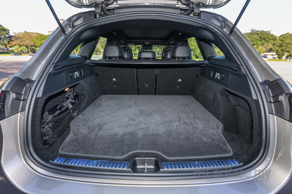 Mercedes-Benz GLC X254 (2023) Interior