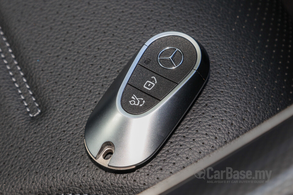 Mercedes-Benz GLC X254 (2023) Interior