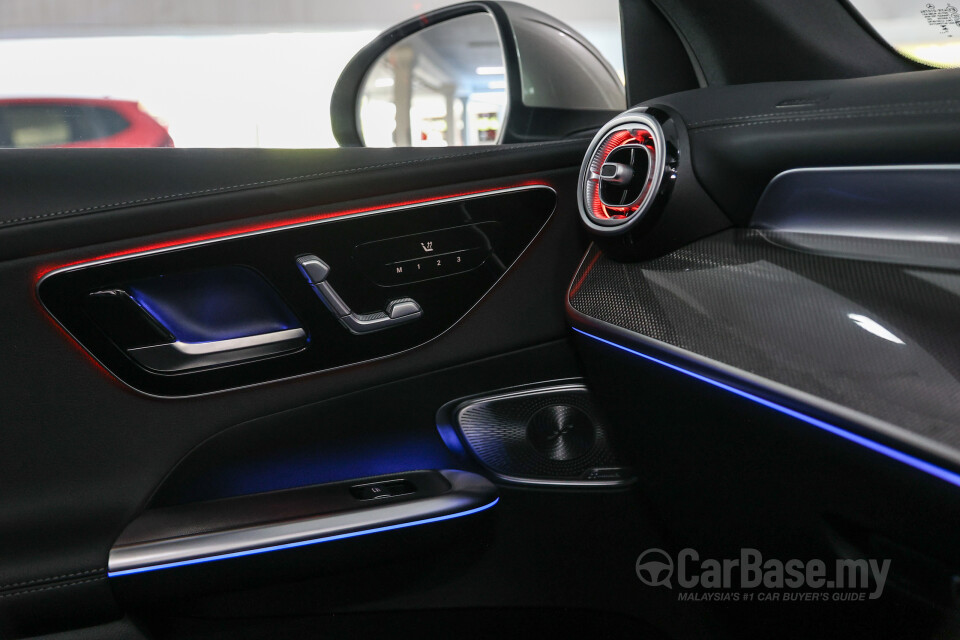 Mercedes-Benz GLC X254 (2023) Interior
