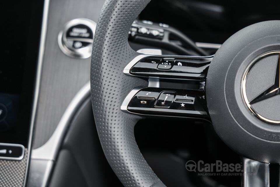 Mercedes-Benz GLC X254 (2023) Interior