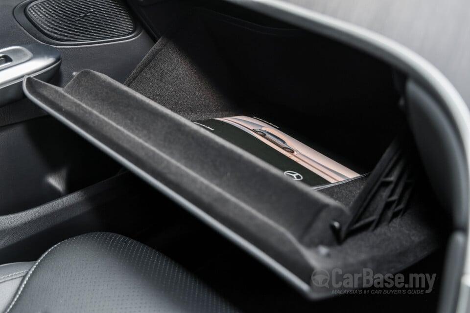 Mercedes-Benz GLC X254 (2023) Interior