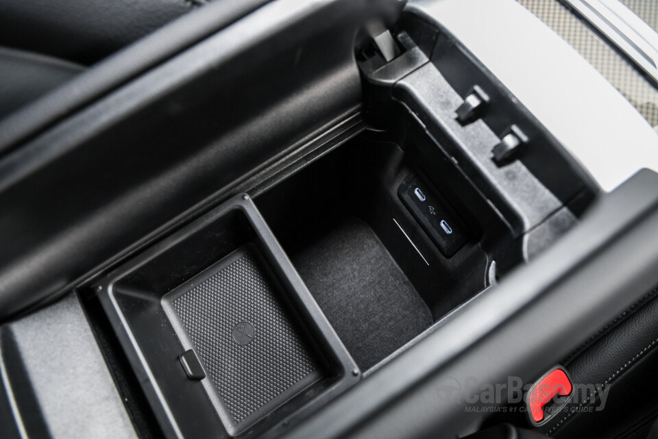 Mercedes-Benz GLC X254 (2023) Interior