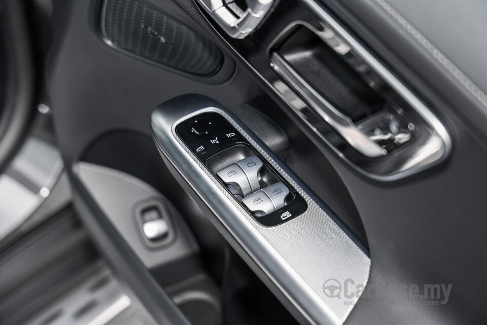 Mercedes-Benz GLC X254 (2023) Interior
