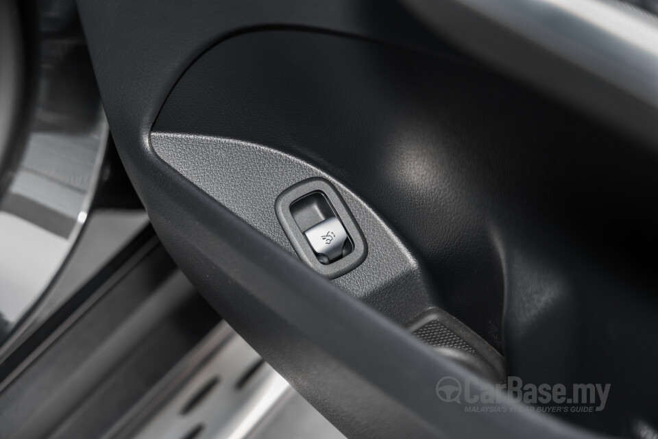 Mercedes-Benz GLC X254 (2023) Interior