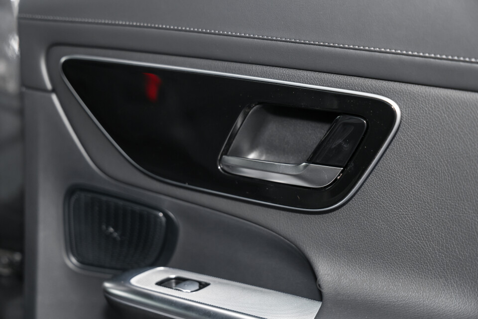 Mercedes-Benz GLC X254 (2023) Interior