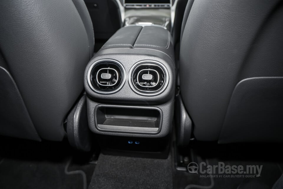 Mercedes-Benz GLC X254 (2023) Interior