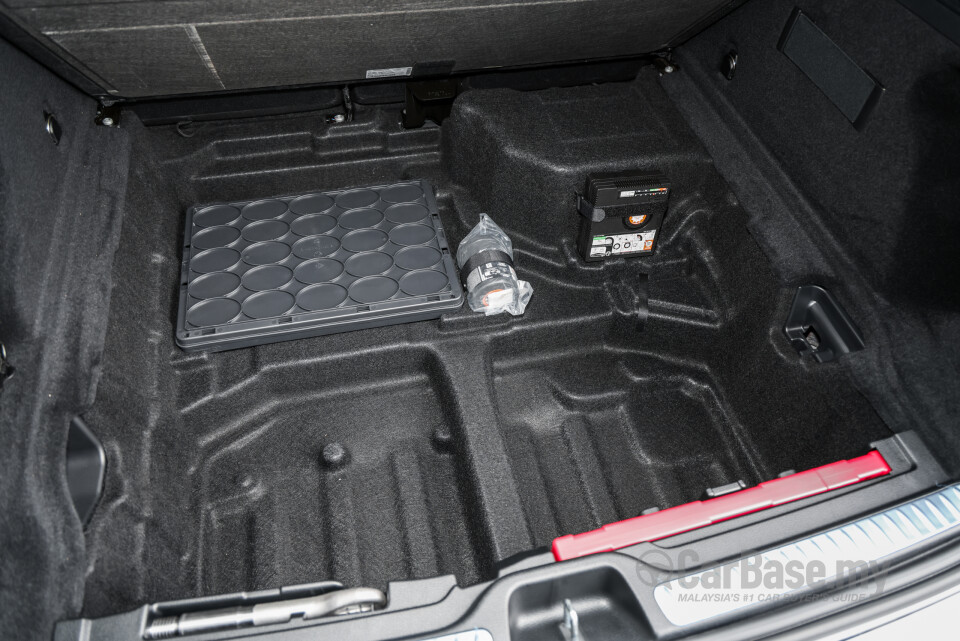 Mercedes-Benz GLC X254 (2023) Interior