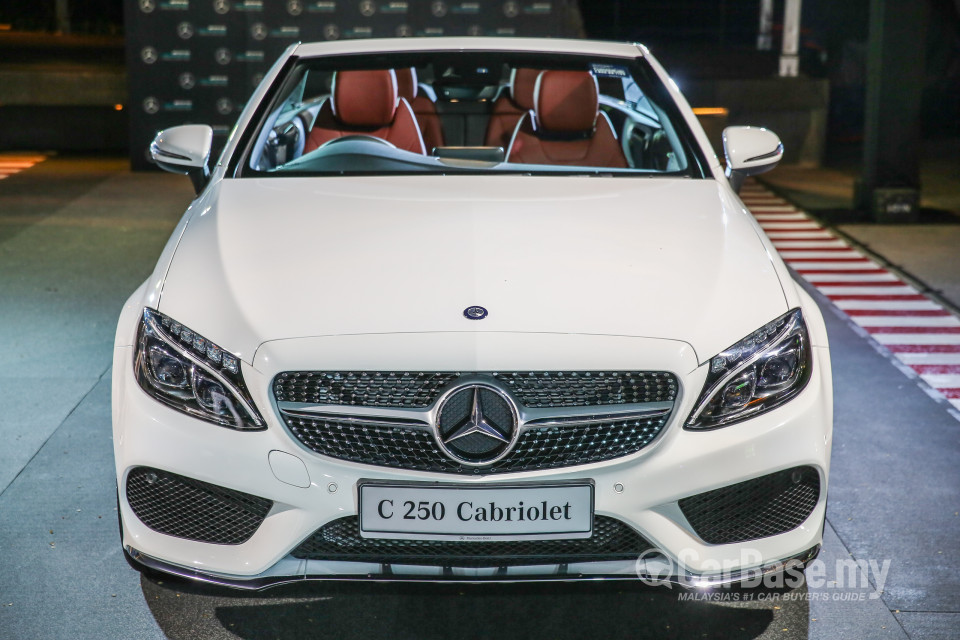 Mercedes-Benz C-Class Cabriolet A205 (2016) Exterior