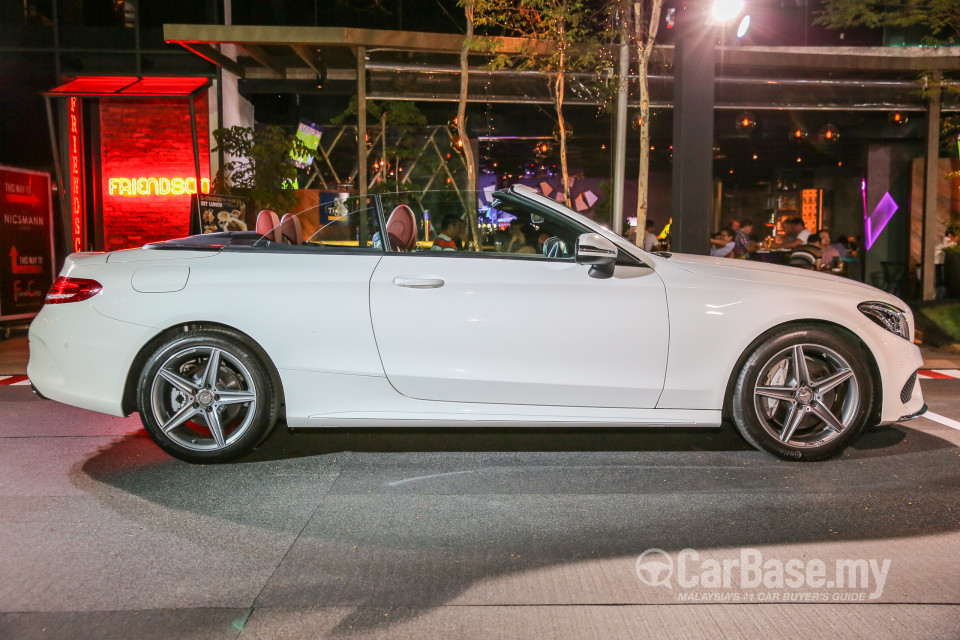 Mercedes-Benz C-Class Cabriolet A205 (2016) Exterior