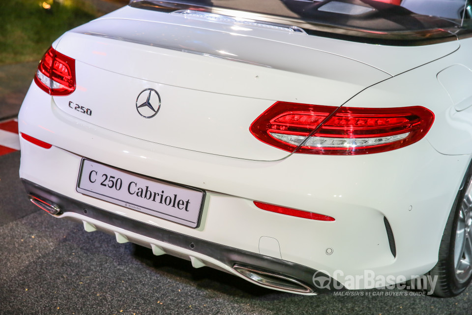 Mercedes-Benz C-Class Cabriolet A205 (2016) Exterior