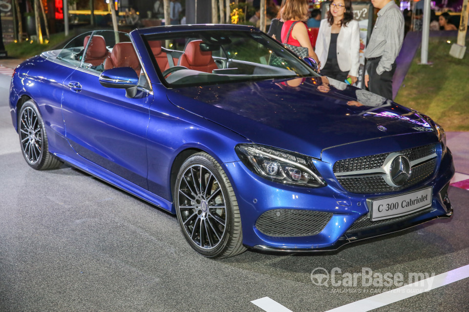 Mercedes-Benz C-Class Cabriolet A205 (2016) Exterior