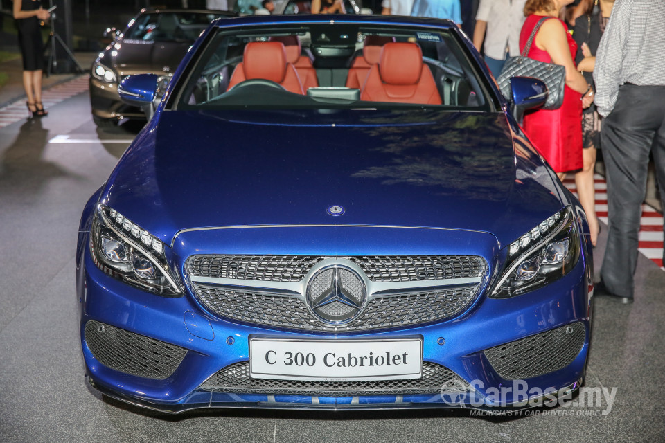 Mercedes-Benz C-Class Cabriolet A205 (2016) Exterior