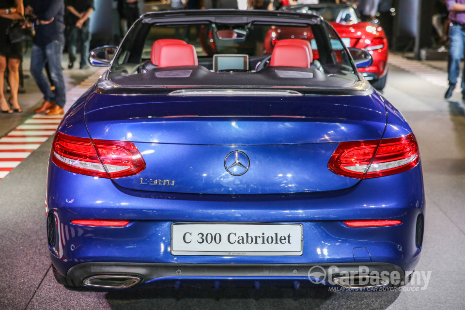 Mercedes-Benz C-Class Cabriolet A205 (2016) Exterior