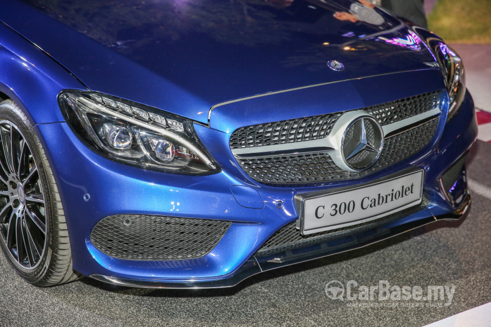 Mercedes-Benz C-Class Cabriolet A205 (2016) Exterior
