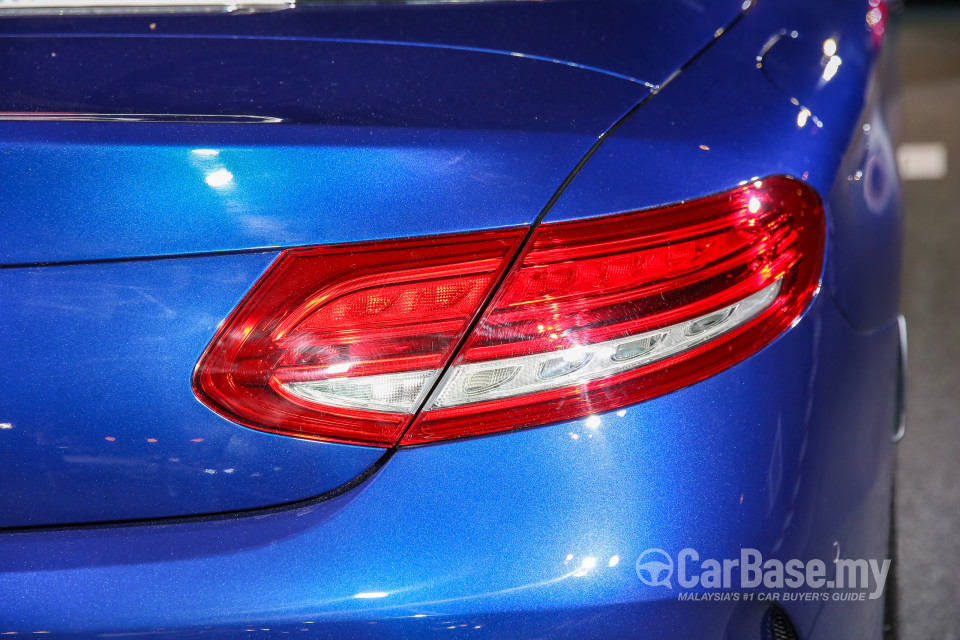 Mercedes-Benz C-Class Cabriolet A205 (2016) Exterior