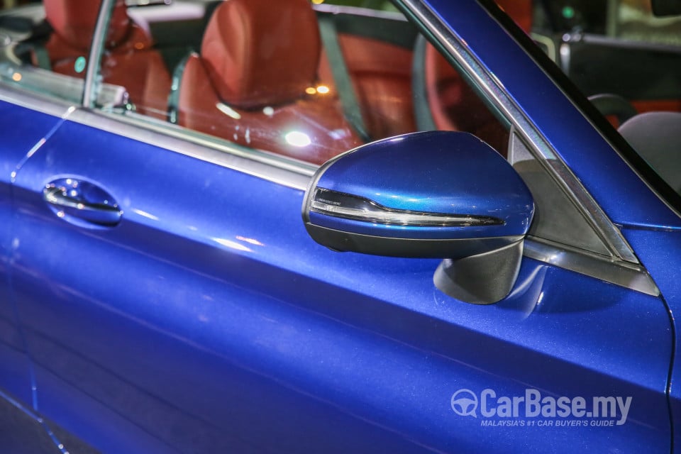 Mercedes-Benz C-Class Cabriolet A205 (2016) Exterior